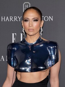 jennifer-lopez-at-elle-2023-women-in-hollywood-celebration-in-los-angeles-12-05-2023-3.jpg