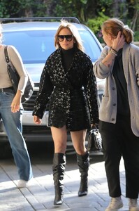 jennifer-lopez-at-the-four-seasons-hotel-in-beverly-hills-11-30-2023-9.jpg
