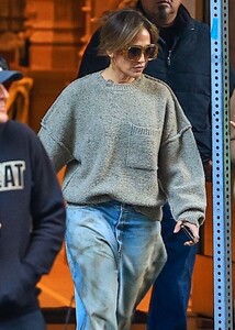 jennifer-lopez-on-the-set-of-unstoppable-at-biltmore-hotel-in-los-angeles-12-14-2023-7.jpg