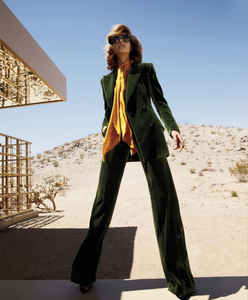 karlina-caune-by-camilla-akrans-for-harpers-bazaar-us-september-2014-1.thumb.png.76dcc04a42c47a5daba30a34d757dd26.png