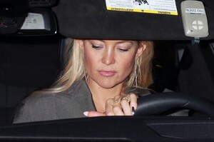 kate-hudson-leaving-the-max-mara-event-in-west-hollywood-11-29-2023-1.jpg