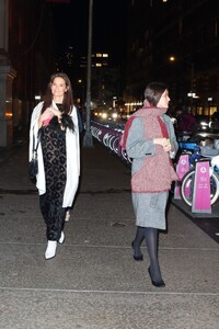 katie-holmes-and-suri-cruise-heading-to-her-birthday-dinner-in-new-york-12-18-2023-6.jpg