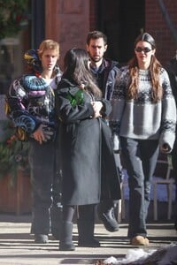 kendall-jenner-and-hailey-and-justin-bieber-out-for-breakfast-together-in-aspen-12-18-2023-6.jpg