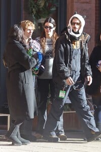 kendall-jenner-and-hailey-and-justin-bieber-out-for-breakfast-together-in-aspen-12-18-2023-9.jpg