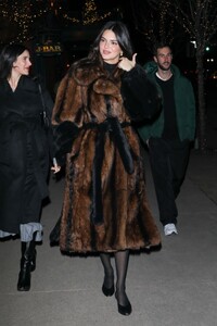 kendall-jenner-out-for-dinner-at-matsuhisa-with-friends-in-aspen-12-16-2023-2.jpg