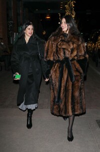 kendall-jenner-out-for-dinner-at-matsuhisa-with-friends-in-aspen-12-16-2023-4.jpg