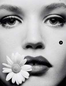 love-10-the-sweetie-issue_in-love_(3).thumb.jpg.b17439fabd0db60b0d3895ec542cf2c0.jpg