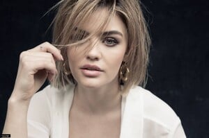 lucy_hale_france001~166.jpg