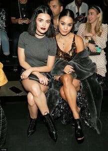lucy_hale_france001~82.jpg