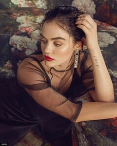 lucy_hale_france006~170.jpg