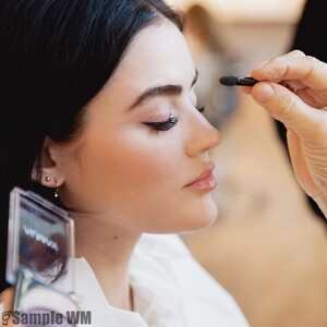 lucy_hale_france006~318.jpg
