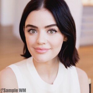 lucy_hale_france007~308.jpg