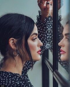 lucy_hale_france008~80.jpg