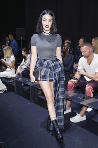 lucy_hale_france011~66.jpg