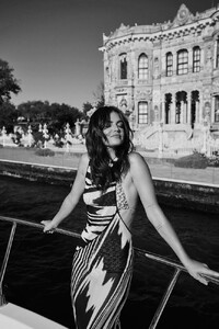 lucyhalefrance_net_0019~55.jpg