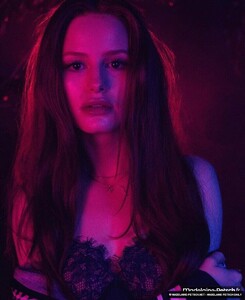 madelaine-petsch-2017-1.jpg