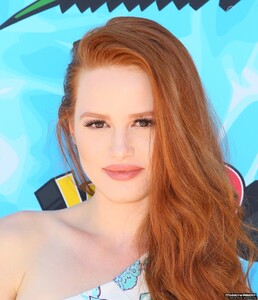 madelaine-petsch-just-jared-summer-bash-003.jpg