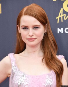 madelaine-petsch-mtv-awards-00008.jpg