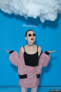 madelaine-petsch-nyc-meeting-fans-with-prive-revaux-003.jpg
