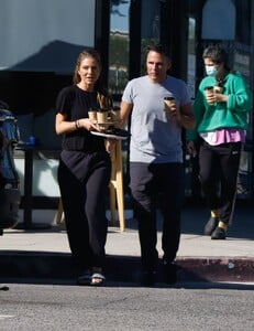 maria-menounos-and-kevin-undrgaro-out-for-coffee-on-thanksgiving-morning-in-los-angeles-11-23-2023-0.jpg