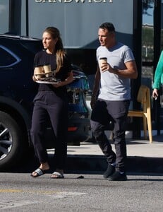 maria-menounos-and-kevin-undrgaro-out-for-coffee-on-thanksgiving-morning-in-los-angeles-11-23-2023-4.jpg