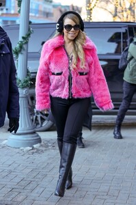 mariah-carey-out-shopping-at-prada-in-aspen-12-29-2023-3.jpg