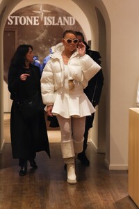 mariah-carey-out-shopping-in-aspen-12-19-2023-4.jpg