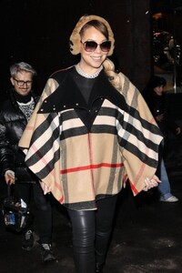 mariah-carey-out-shopping-with-friends-at-prada-in-aspen-12-23-2023-6.jpg