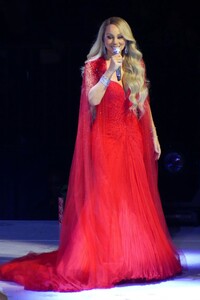 mariah-carey-performs-at-her-merry-christmas-one-and-all-at-madison-square-garden-in-new-york-12-09-2023-3.jpg