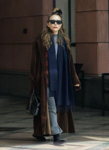 mary-kate-olsen-leaves-a-medical-building-12-27-2023-1.jpg