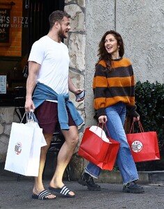 minka-kelly-and-dan-reynolds-out-shopping-in-los-feliz-12-21-2023-4.jpg