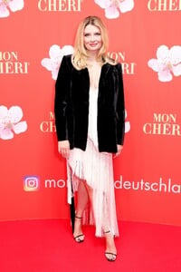 mischa-barton-at-mon-cheri-hosts-barbara-tag-in-munich-12-04-2023-2.thumb.jpg.d9142e90496d2cd250b98f7356a29fa3.jpg