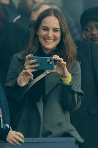 natalie-portman-at-ligue-1-match-between-paris-saint-germain-and-fc-nantes-at-parc-des-princes-stadium-in-paris-12-09-2023-5.jpg