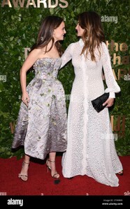 new-york-usa-27th-nov-2023-l-r-natalie-portman-and-penelope-cruz-attend-the-2023-gotham-awards-at-cipriani-wall-street-new-york-ny-november-27-2023-photo-by-anthony-beharsipa-usa-credit-sipa-usaalamy-live-news-2T9YB.jpg