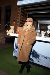 nicky-hilton-at-max-mara-dinner-at-aspenx-mountain-club-in-aspen-12-17-2023-1.jpg