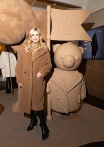 nicky-hilton-at-max-mara-dinner-at-aspenx-mountain-club-in-aspen-12-17-2023-2.jpg