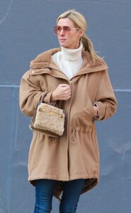 nicky-hilton-out-shopping-in-new-york-12-14-2023-4.jpg