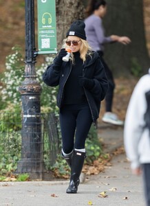 pamela-anderson-out-with-a-friend-in-central-park-in-new-york-11-04-2023-5.jpg