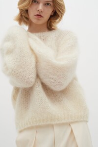 pearl-petraiw-pullover2.jpg