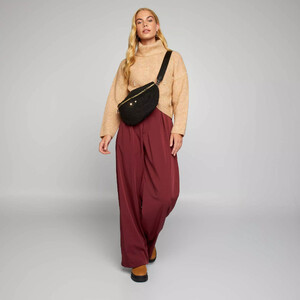 pull-en-maille-avec-col-roule-beige-bev42_1_zc1.jpg