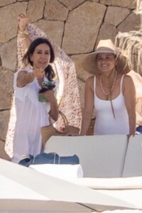 reese-witherspoon-in-a-white-swimsuit-in-cabo-san-lucas-12-26-2023-1.jpg