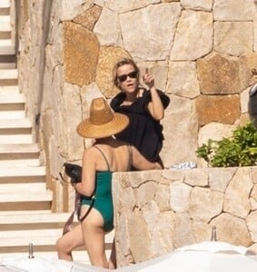 reese-witherspoon-riding-water-bikes-in-cabo-san-lucas-12-28-2023-0.jpg