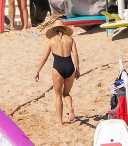 reese-witherspoon-riding-water-bikes-in-cabo-san-lucas-12-28-2023-2.jpg