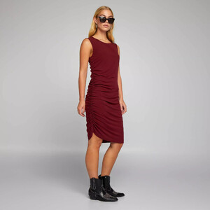 robe-drapee-sans-manches-rouge-bms01_2_zc2.jpg