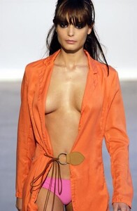 s04bikkembergs-17-149.thumb.jpg.65a1c93d5d94d8e1513e0f92a8bd3a57.jpg