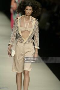 s04missoni-28g.thumb.jpg.6da8b5b0232e81a3abd583ea4f756a09.jpg