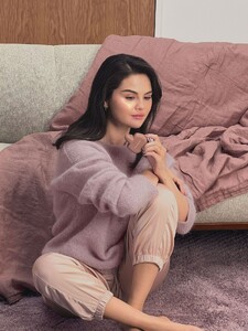 selena-gomez-for-rare-beauty-find-comfort-body-collection-december-2023-0.jpg