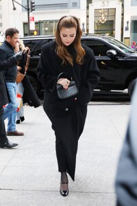 selena-gomez-out-and-about-in-new-york-12-12-2023-0.jpg