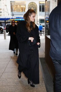 selena-gomez-out-and-about-in-new-york-12-12-2023-4.jpg