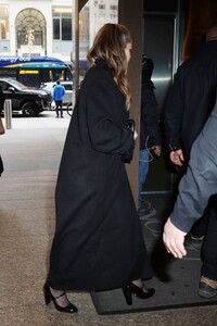 selena-gomez-out-and-about-in-new-york-12-12-2023-5.jpg